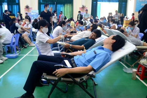 Da Nang workers join in blood donation programme