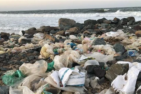 Khanh Hoa looks to halve marine plastic waste by 2025