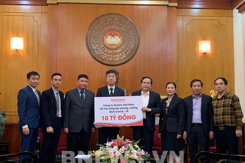 Honda Vietnam donates 420,000 USD to COVID-19 prevention fund 