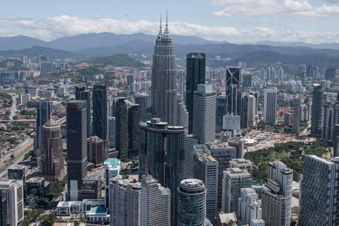 Malaysia announces over 57-bln-USD package to deal with COVID-19
