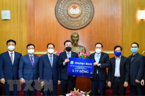 RoK's bank supports over 200,000 USD for Vietnam’s COVID-19 fight