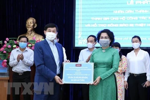 Vietnamese communities abroad join hands in COVID-19 fight 