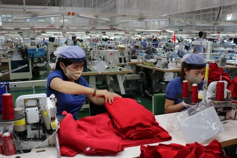 Hanoi trade union helps over 50,000 workers affected by COVID-19