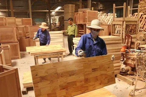 Wood industry tries to survive during COVID-19
