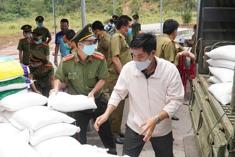 Medical supplies presented to Lao security departments 