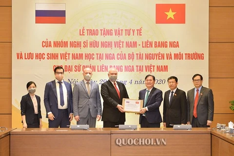 Vietnam donates medical supplies to help Russia fight COVID-19