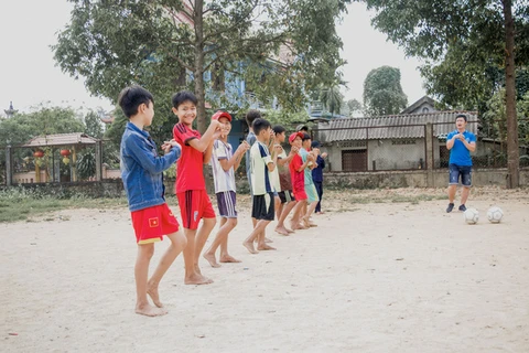 UEFA, Blue Dragon team up to help street kids in Vietnam