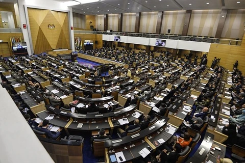 Malaysian parliament sits for first time after new government forms 