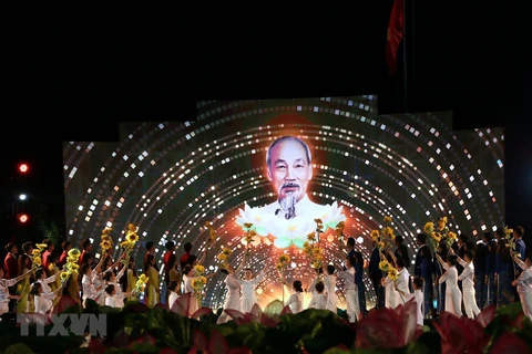 Live art programme marks President Ho Chi Minh’s birthday