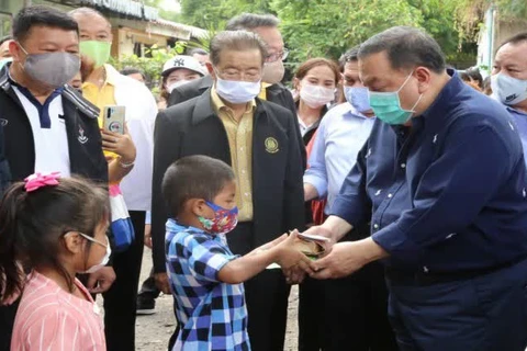 Thailand: Mobile hospital delivers medical services to forest communities