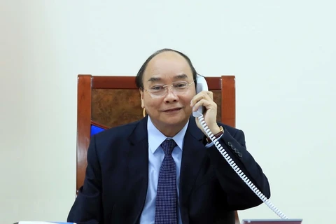 Vietnamese, Philippine leaders hold phone talks 