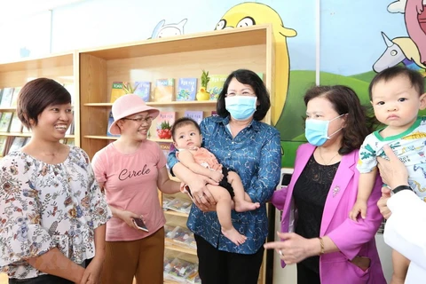 Vice State President visits children with cancer at K Hospital 