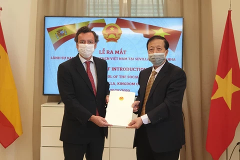 Spanish man appointed as Vietnam’s Honorary Consul in Seville