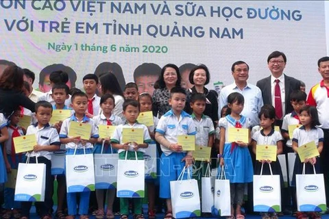 Vice State President visits kids in Quang Nam on Children’s Day
