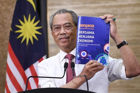 Malaysia announces 8.2-billion-USD plan for economic recovery 