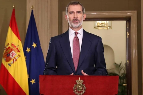 Ambassador presents credentials to King of Spain 