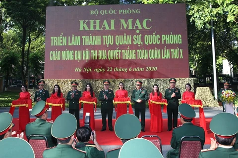 Exhibition displays Vietnam’s military and defence achievements
