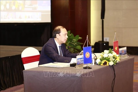 ASEAN officials mull building ASEAN recovery framework 
