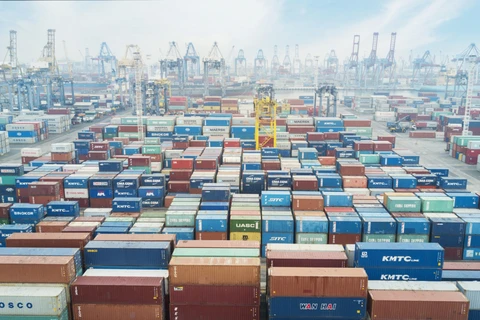 Indonesia posts trade surplus of 5.5 billion USD in H1