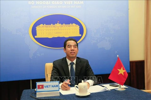 Vietnam, UK diplomatic officials hold online talks