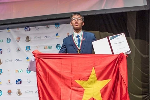 Four Vietnamese students pick up medals at 2020 European Physics Olympiad