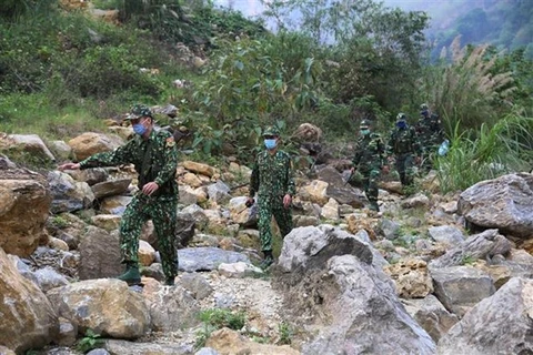 Nine detained for illegally entering Vietnam