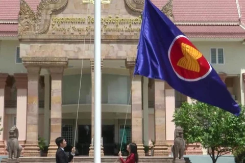 Cambodia hoists flag to mark 53rd anniversary of ASEAN 