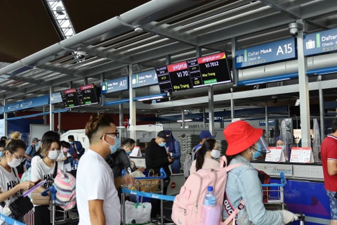 Nearly 240 Vietnamese citizens brought home from Malaysia