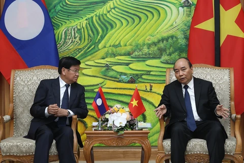 Prime Minister hosts Lao counterpart