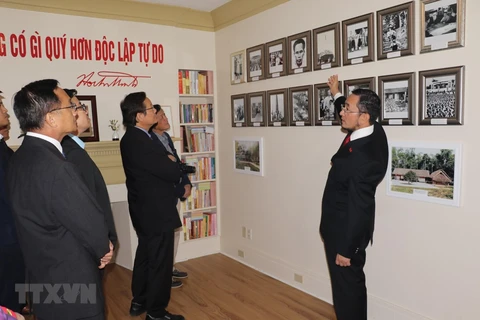 Showroom of President Ho Chi Minh inaugurated in Canada 