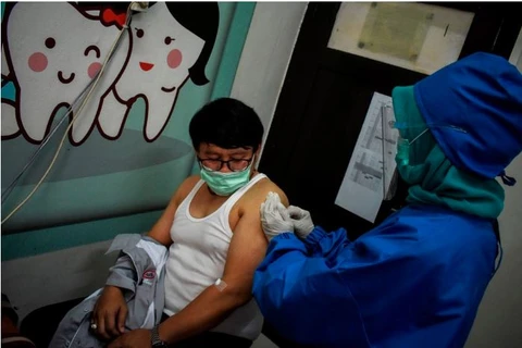 Indonesia to set aside over 2.7 billion USD for COVID-19 vaccine procurement