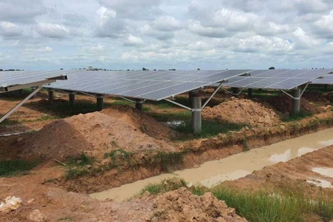 Cambodia: new solar power plant put into operation