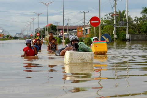 US grants 100,000 USD in aid for Cambodia’s response to widespread flooding