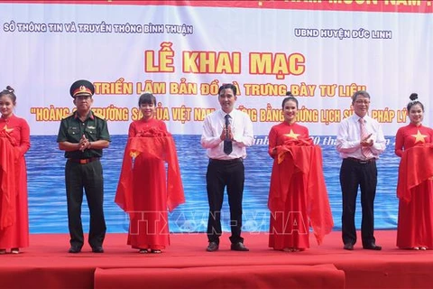 Hoang Sa, Truong Sa exhibition underway in Binh Thuan 