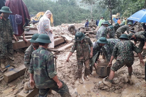 Rescuers race against time to find landslide victims in Quang Nam 