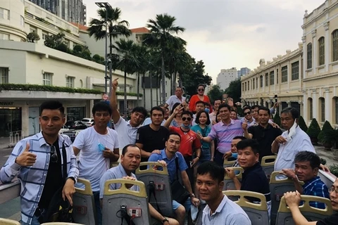HCM City welcomes first group of tourists on travel stimulus package