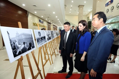 Photo exhibition marks 70 years of Vietnam-Bulgaria friendship