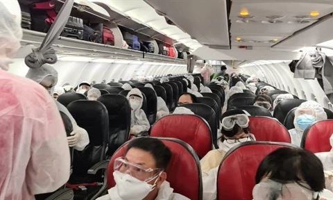Passengers failing to wear masks on flights face fine of 130 USD