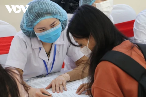 Around 200 people register for made-in-Vietnam COVID-19 vaccine trials 