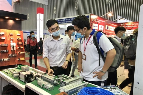 International machinery, supporting industry fairs open in HCM City