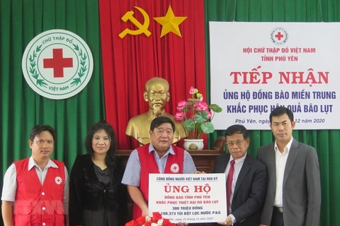 Vietnamese community in US supports flood-hit victims in Phu Yen