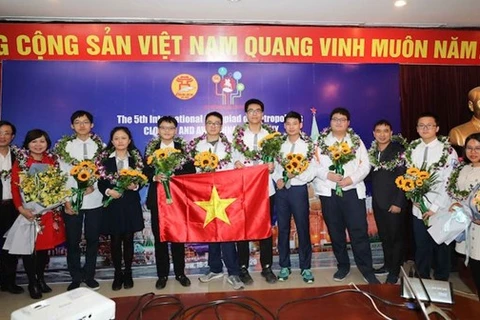 Vietnamese students win five gold medals at Int’l Olympiad of Metropolises