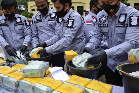 Indonesia's police arrest six suspected drug traffickers