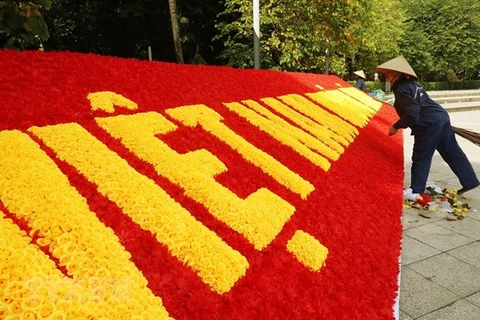 Hanoi decorated to welcome National Party Congress 
