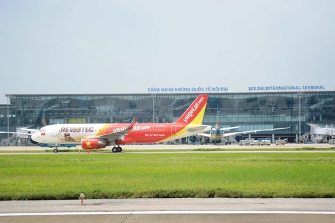 The upgrade of Hanoi-based Noi Bai International Airport's runway is completed. (Photo: VietnamPlus) 