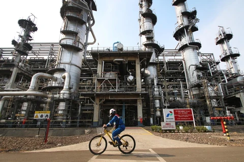 Indonesia to invest 17.59 billion USD in oil and gas industry 