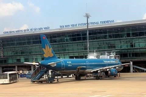 Tan Son Nhat airport adds more night flights during Tet