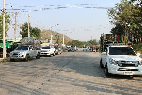  Thailand-Myanmar border trade briefly resumes in Kanchanaburi