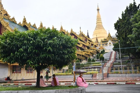 Myanmar reopens pagodas 