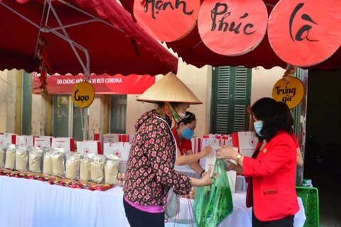 Over 3.5 billion VND channeled into charity market for Tet